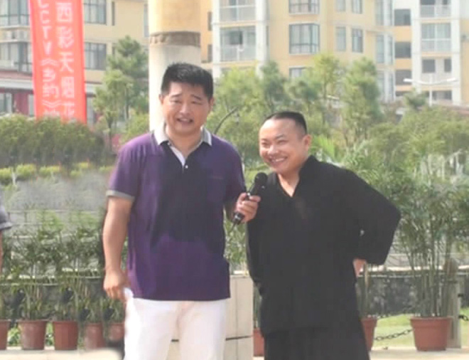 中央电视台著名主持人肖东坡采访郭小平会长